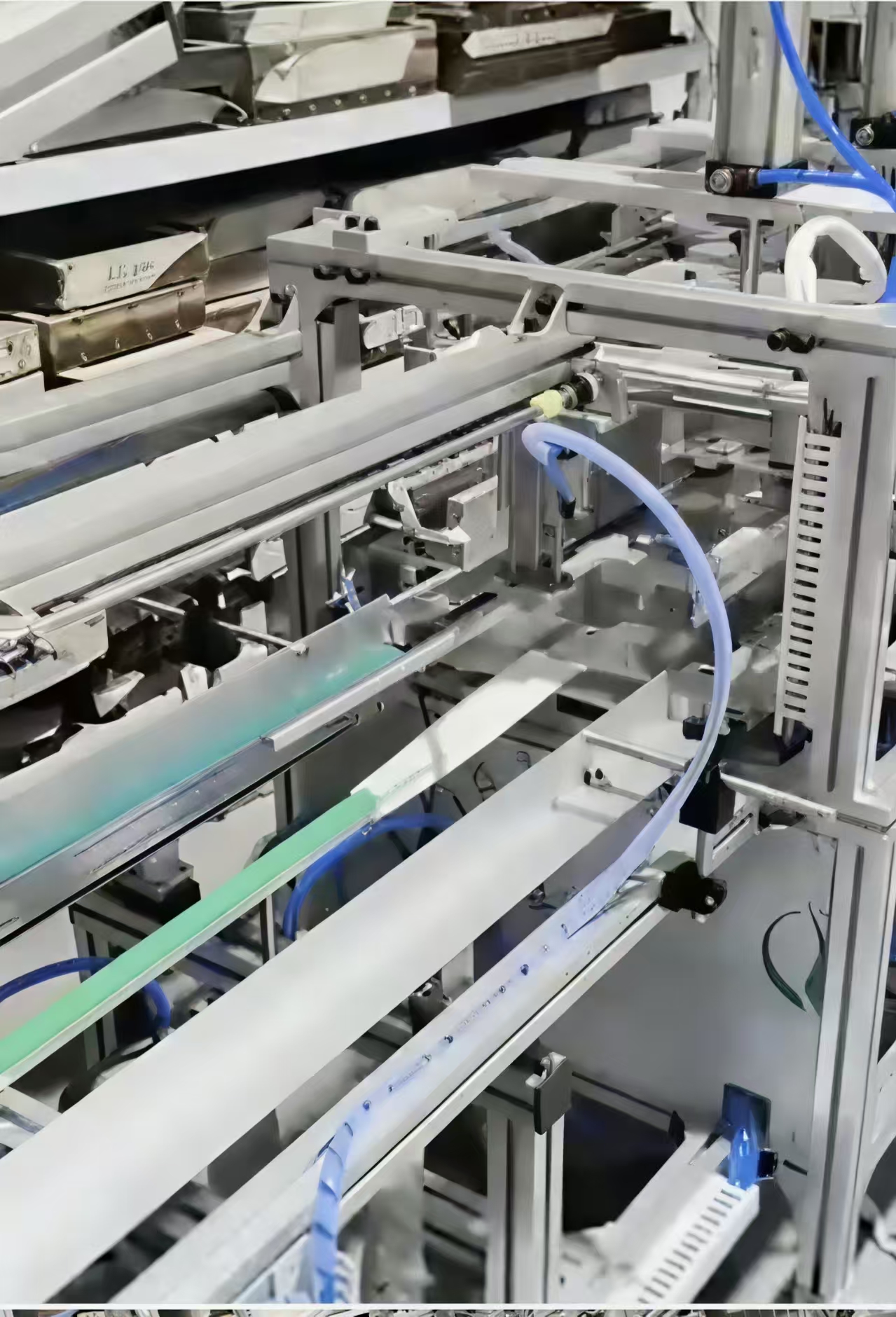 全自动吸塑四折边机