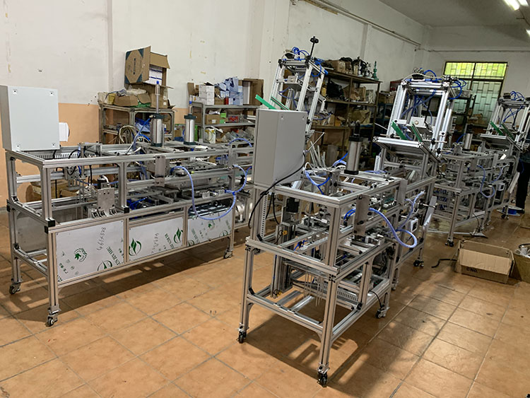 全自动吸塑折边机助力龙港玩具产业升级：一人管理六机，产能飞跃超1350个/小时