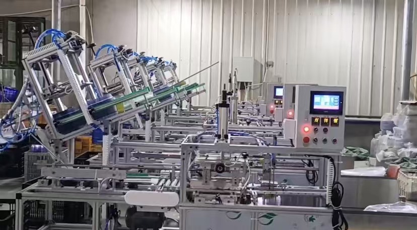 研发人员都是从各行各业从事多年的资深工程师和海外归国人员